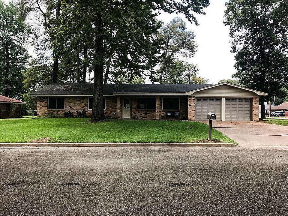 1st image of 310 White Oak St