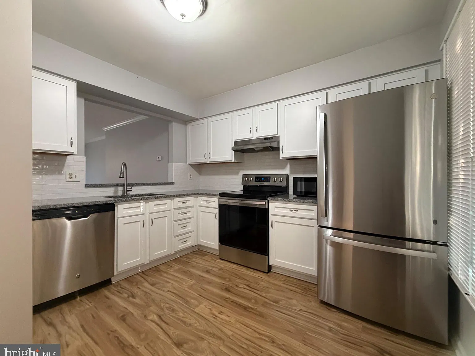 3 bed, 4.0 bath, 1960 sqft, $2,600 — Photo 4