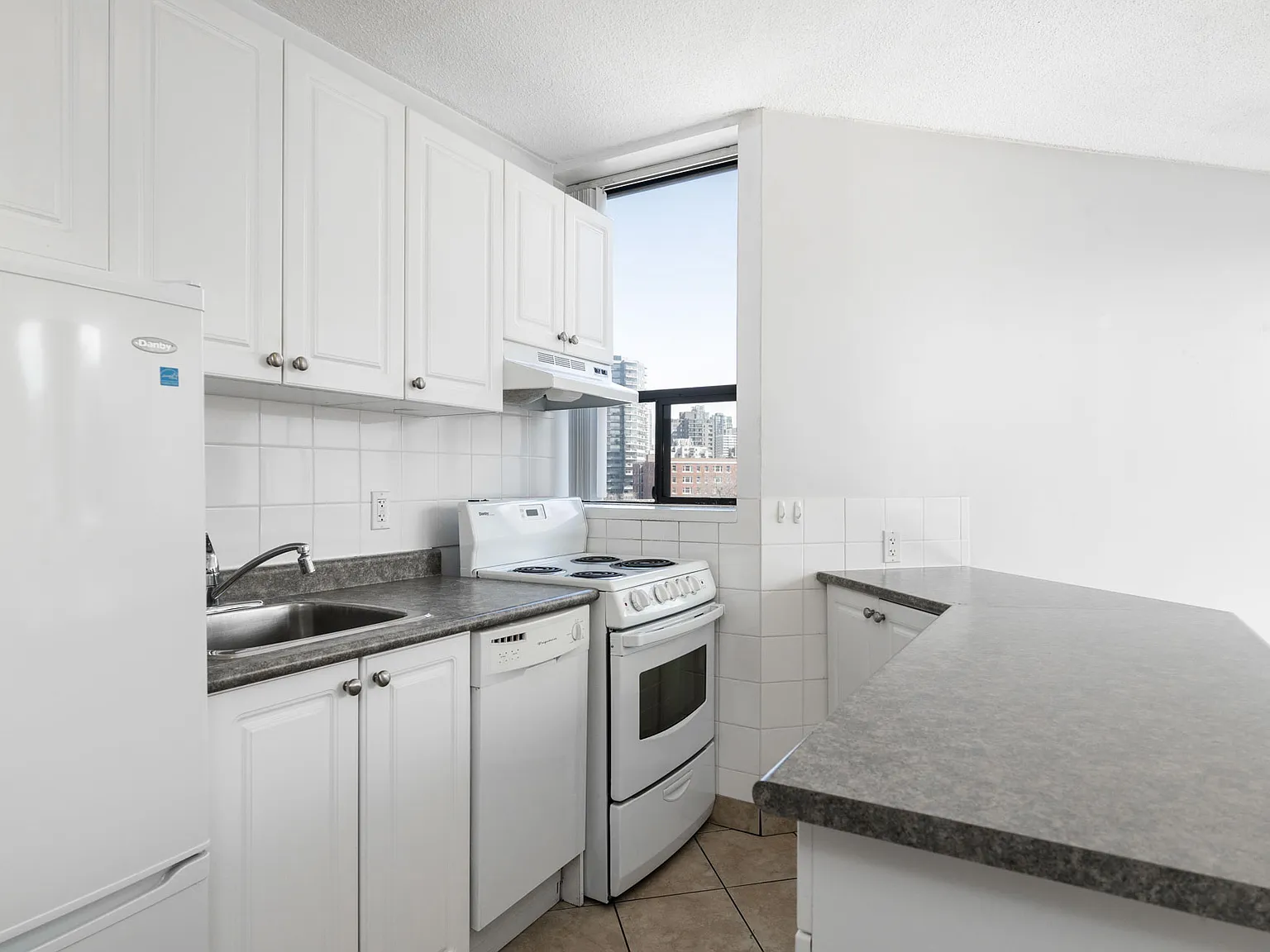 Nicola Place — Photo 2