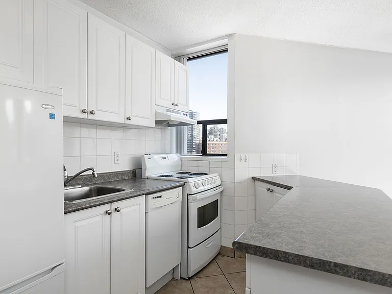 1228 Nicola St #203 — Photo 6