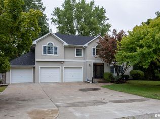 6109 94th Avenue Ct W, Taylor Ridge, IL 61284