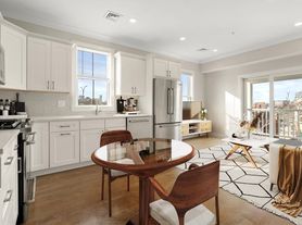 134 Chelsea St, Boston, MA
