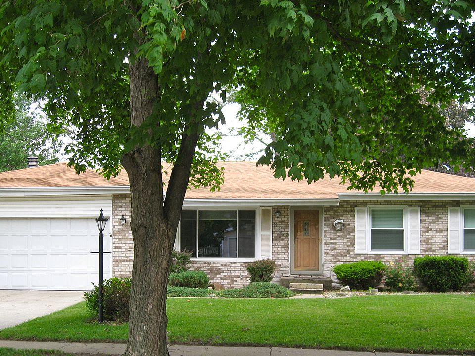 1st image of 836 Heather Dr