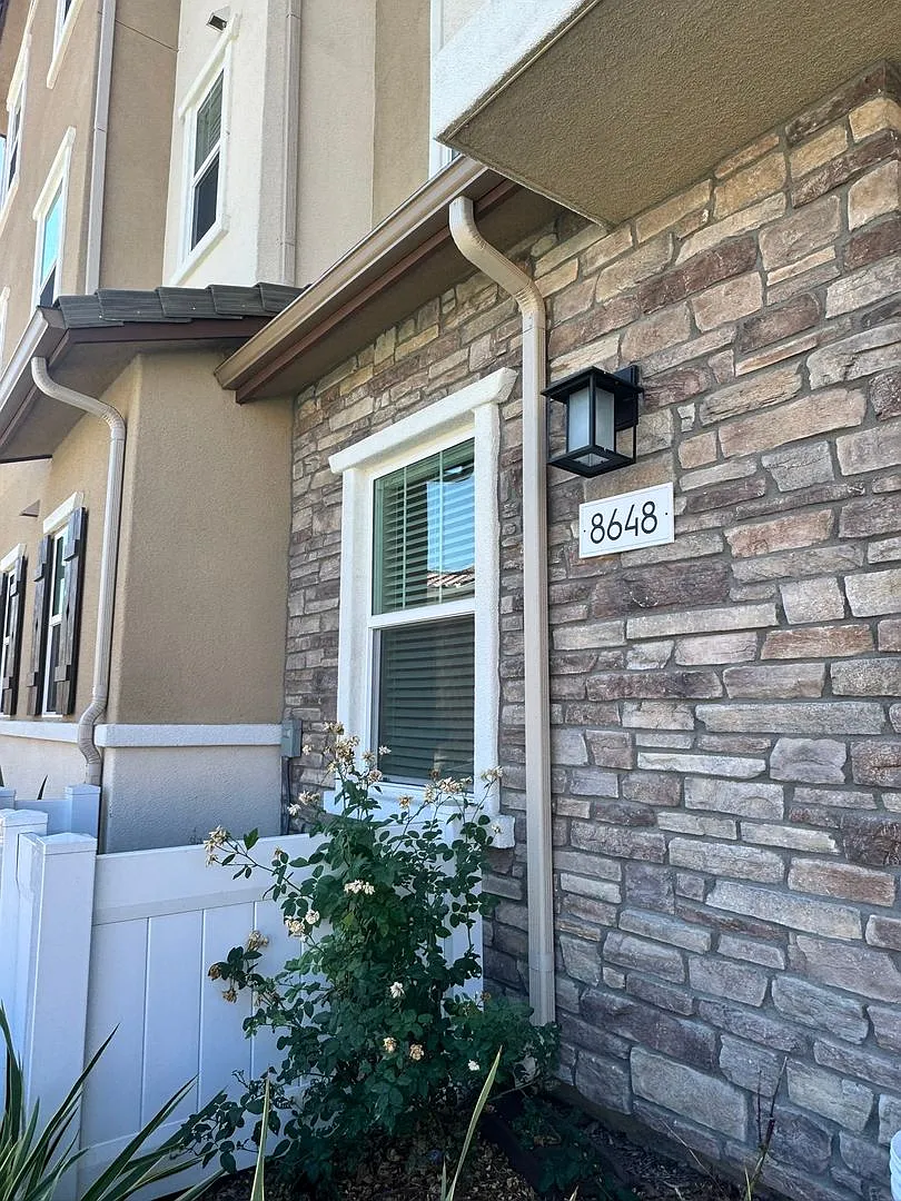 Modern, Energy-Efficient Tri-Level Townhome in Santee! — Photo 2