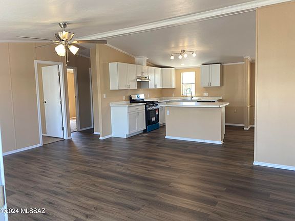 3rd image of 1687 W Seabrooke Dr