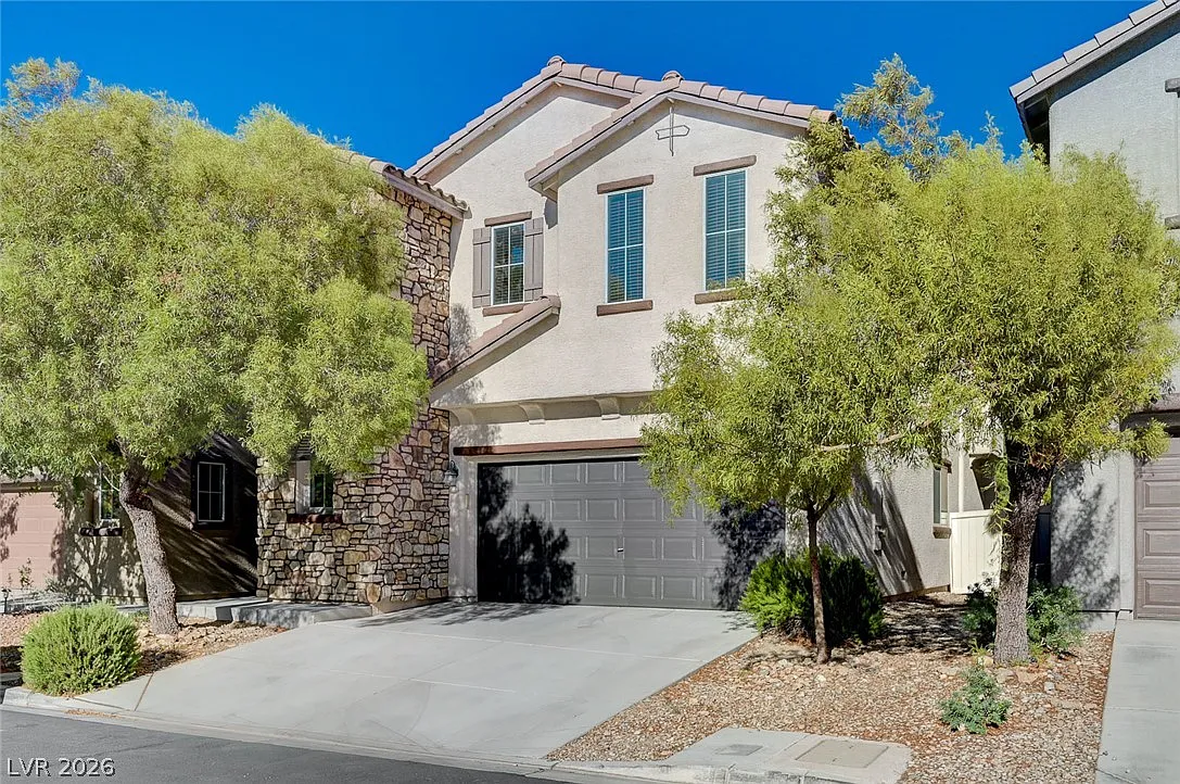 3 bed, 2.5 bath, 2047 sqft, $2,225 — Photo 2