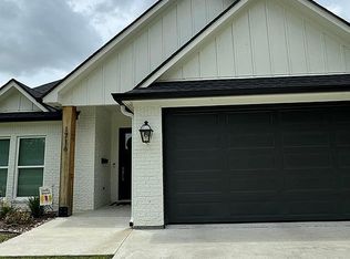 1716 Ordway St, Port Neches, TX 77651
