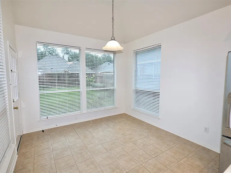 4106 Hidden Fort Ln — Photo 5