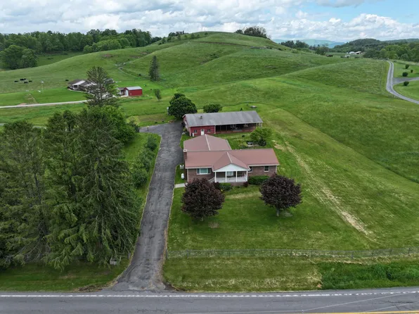 2446 Grassy Meadows Rd, Smoot, WV 24977
