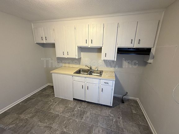 2nd image of 1143 Williford St