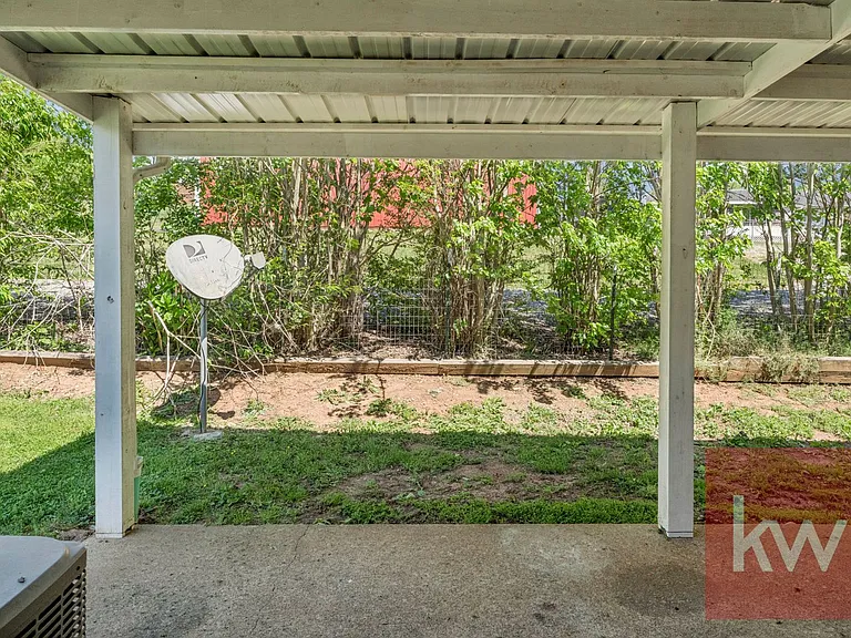 340 E Carters Valley Rd — Photo 24