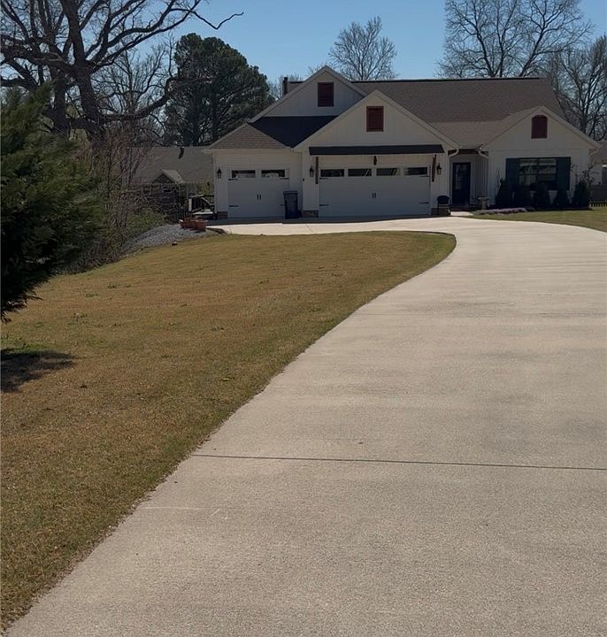 1st image of 1069 W Twin Springs Ct