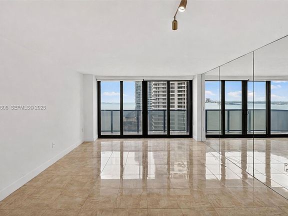 5th image of 600 NE 36th St APT 1220