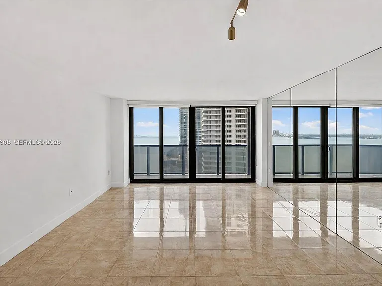 600 NE 36th St #1220 — Photo 5