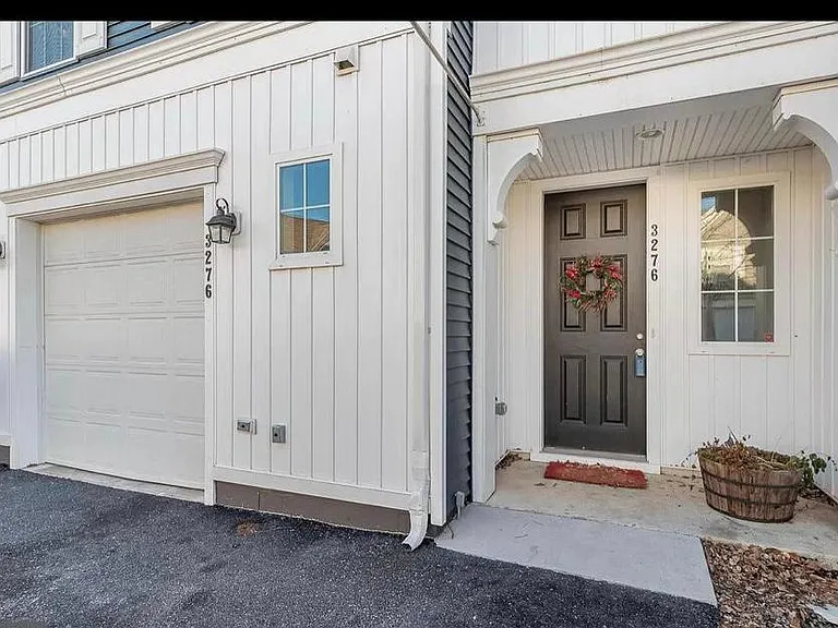 3276 Katie Way — Photo 1