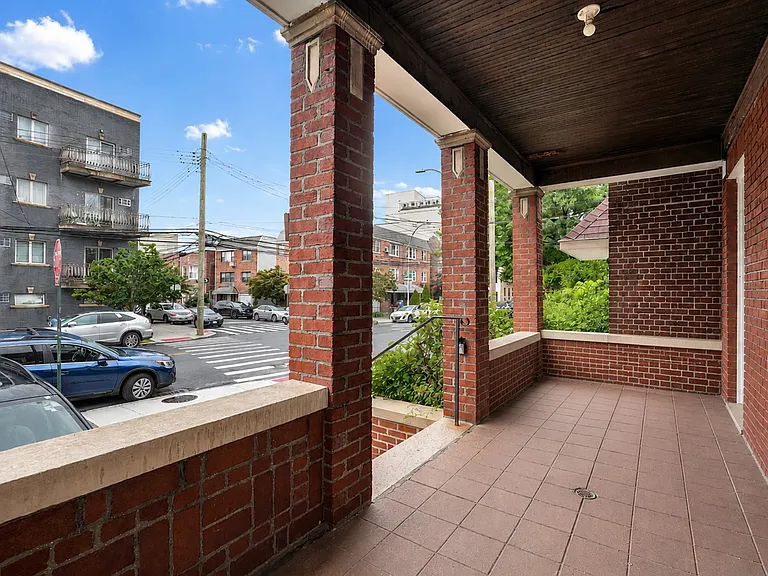 2709 Newtown Ave #1 — Photo 2