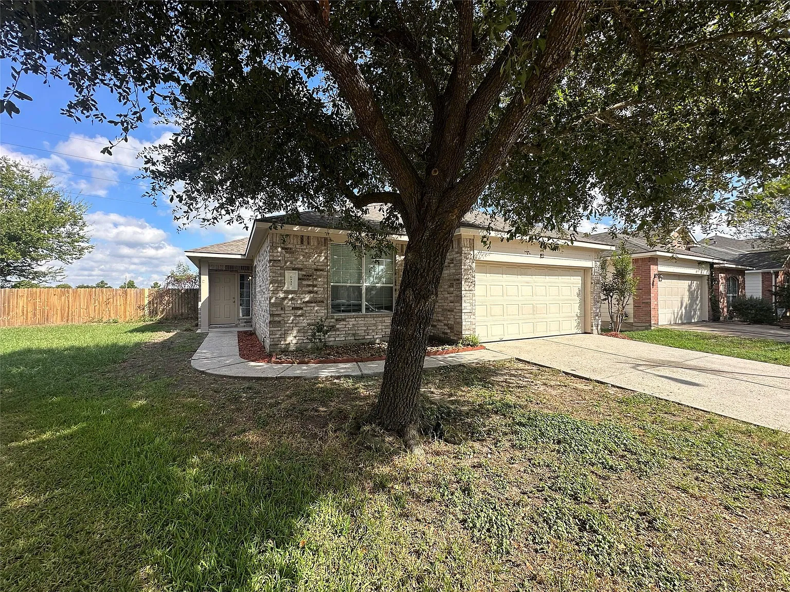 3 bed, 2.0 bath, 1414 sqft, $1,800 — Photo 1