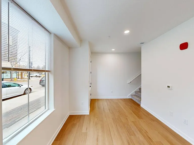 121 N Federal Ave — Photo 5
