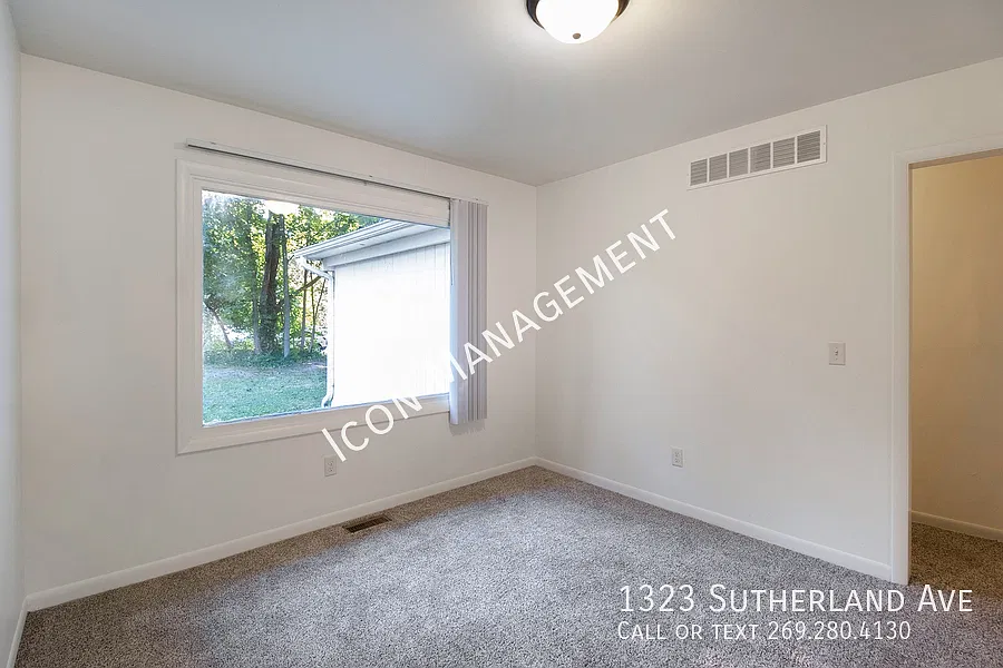Pre-Leasing For Aug 2027 - Wmu Area House! — Photo 4