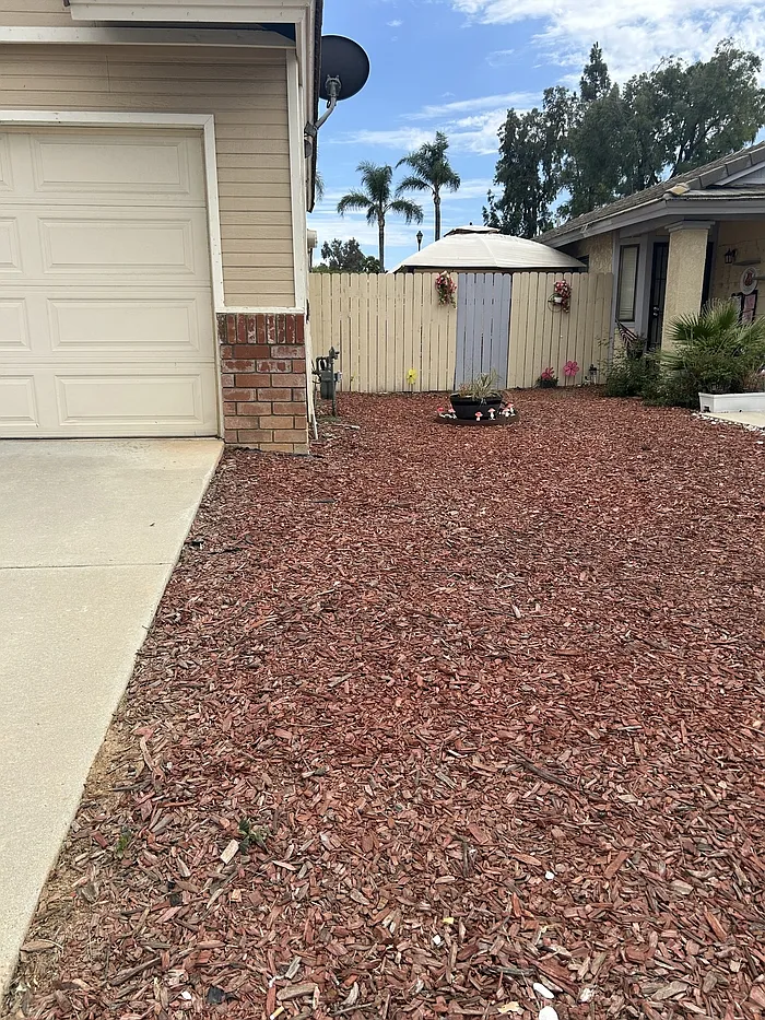 3 bed, 2.0 bath, 1207 sqft, $2,495 — Photo 2