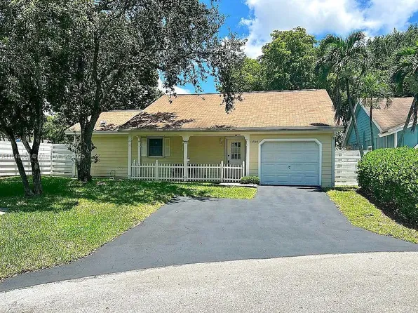 14909 SW 141st Pl, Miami, FL 33186
