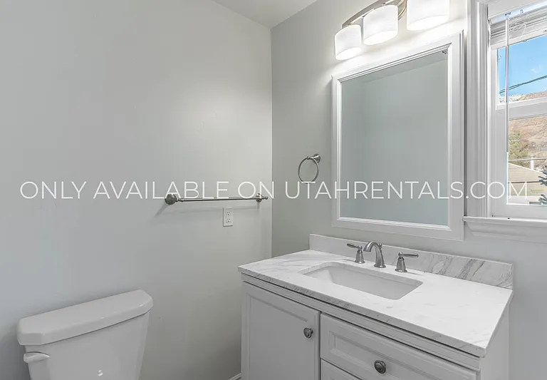 976 Briar Ave #UP — Photo 21