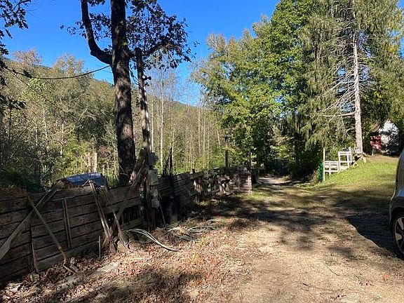 3rd image of 387 Steve Brown Rd
