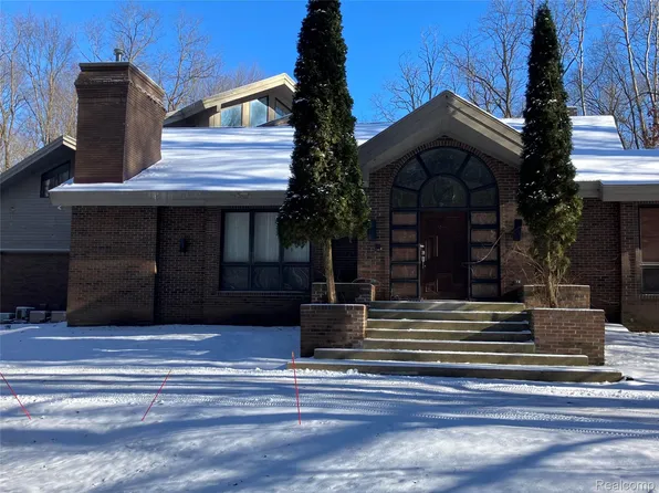 160 W Sherwood Rd, Okemos, MI 48864