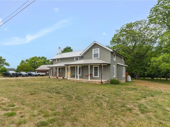 4681 Gumtree Rd, Winston Salem, NC 27107