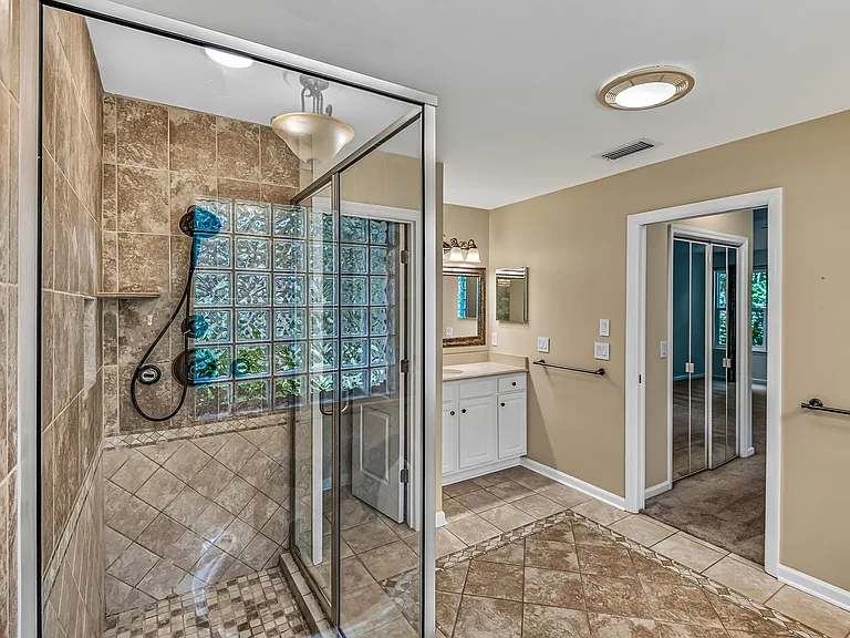 6326 Glasgow Dr — Photo 28