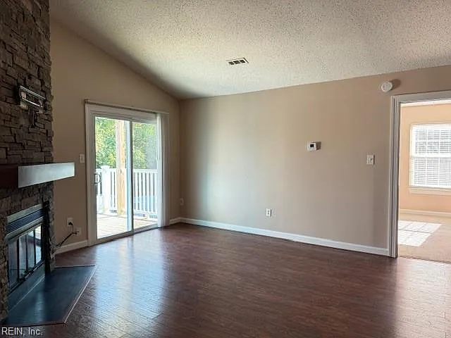2123 Retreat Ct — Photo 11