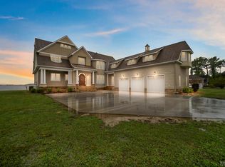 501 Pointe Vista Dr, Elizabeth City, NC 27909