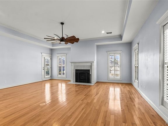 5th image of 11 Signal Hill Cir