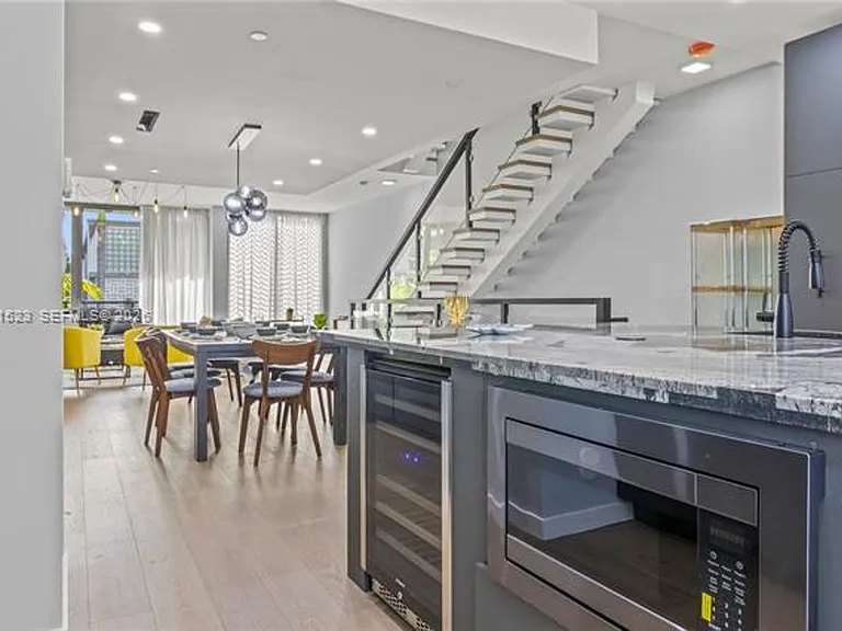 1055 99th St #Townhouse 1055 — Photo 10