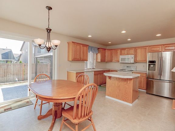 4th image of 11624 172nd St E