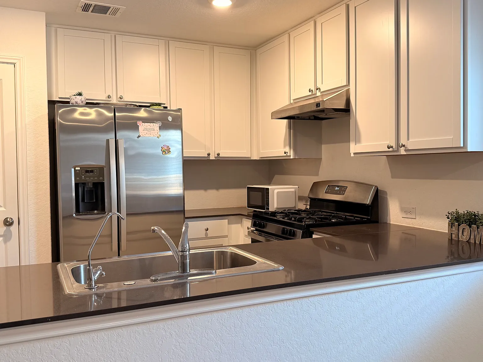 3 bed, 1300 sqft, $1,600 — Photo 3