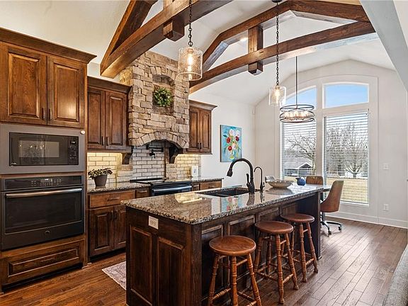 5th image of 13 Timber Creek Cir