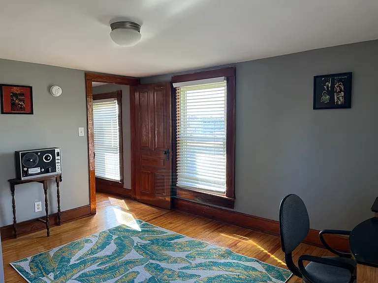 118 Front St — Photo 23