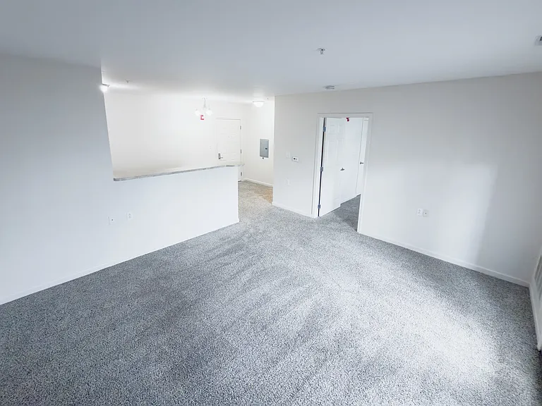 Reynolds Pointe Senior Apartments — Photo 11