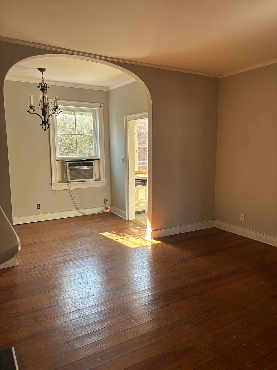 Photo 2 of 11 - 514 Madison St #8 - New Orleans, LA Building Photo - 514 Madison St #8