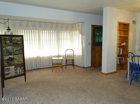 4th image of 504 E Broadway St