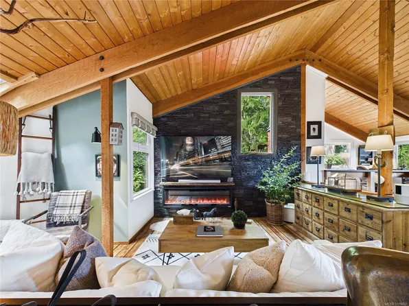 182 Devine Dr, Saltspring Island, BC V8K 2H5