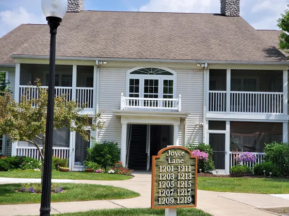 1215 Joyce Ln, Ann Arbor, MI 48103