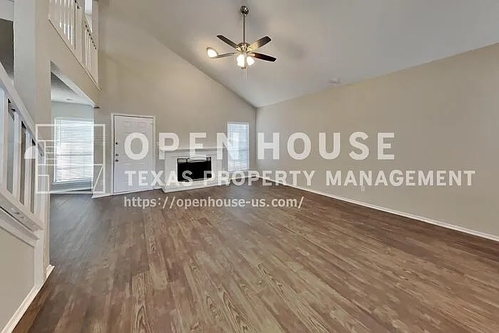 425 Kent Dr — Photo 3
