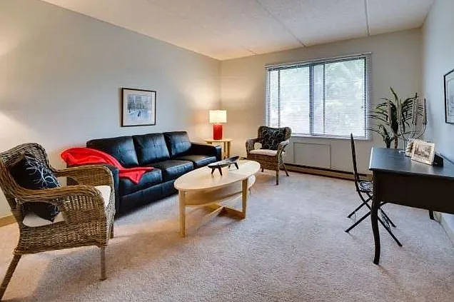 Park Street Apartments — Photo 2