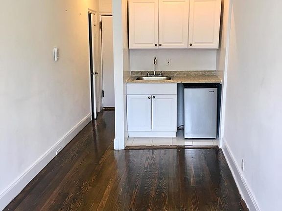2nd image of 49 W 11th St APT 20