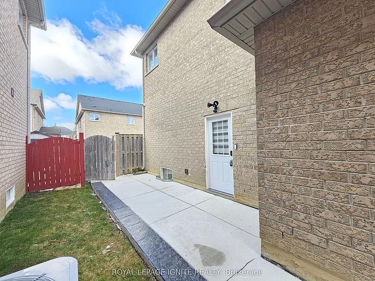 6 Timmins St — Photo 2