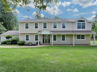 785 Drake Ln, River Vale, NJ 07675