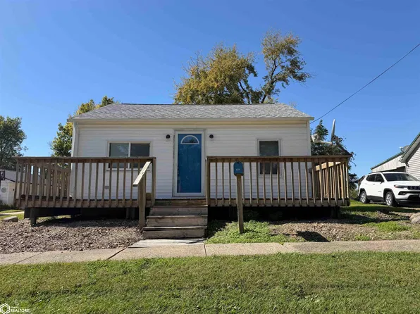 609 N Pine St, New London, IA 52645
