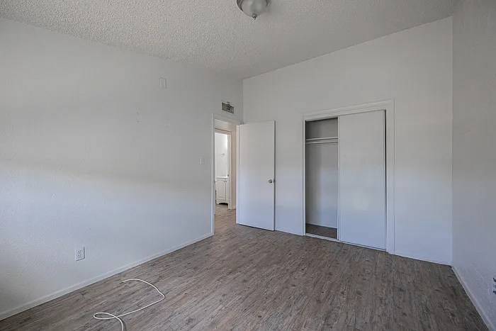 2139 W Devonshire Ave #2 — Photo 11